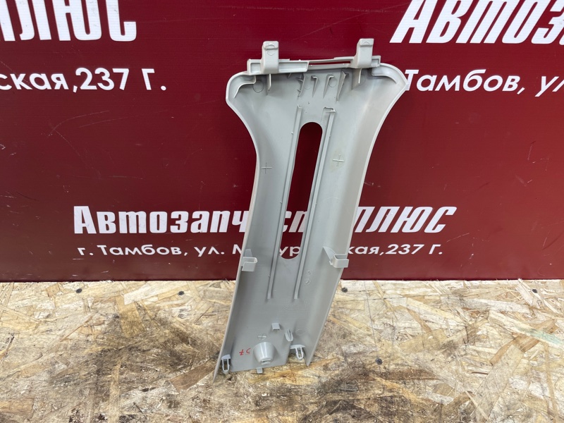 Обшивка средней стойки