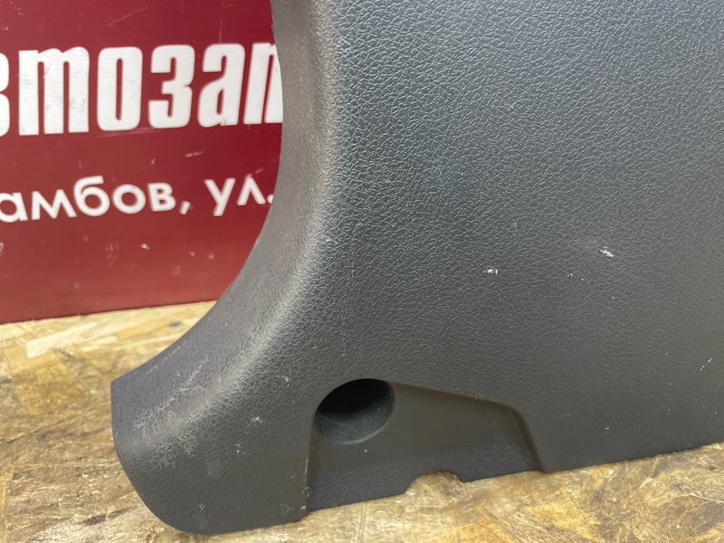 Обшивка средней стойки