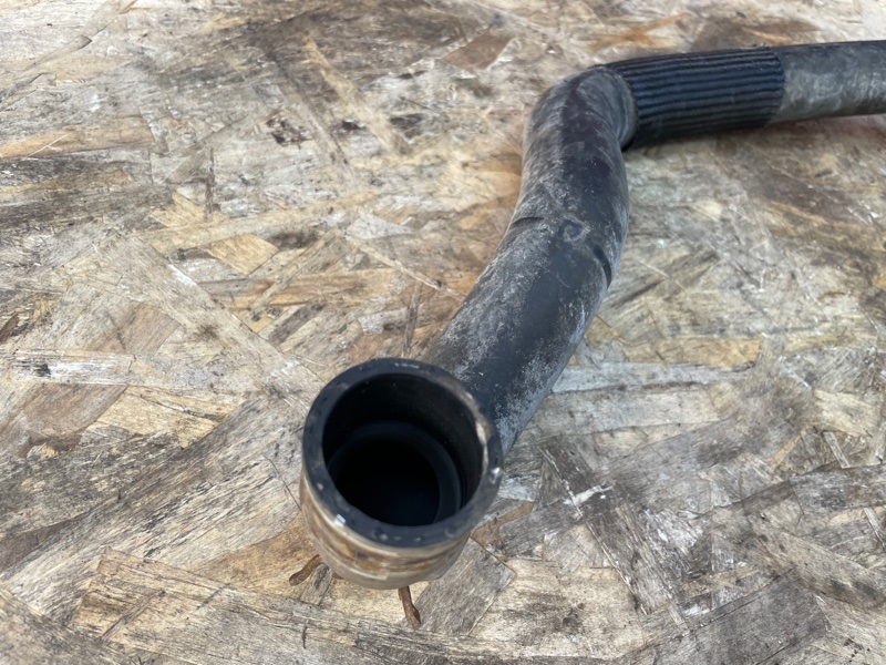 Патрубок радиатора