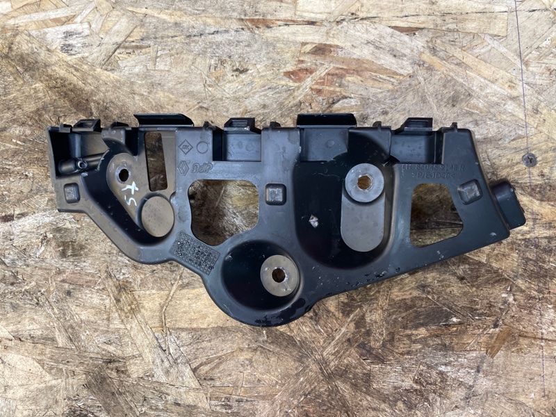 Кронштейн бампера