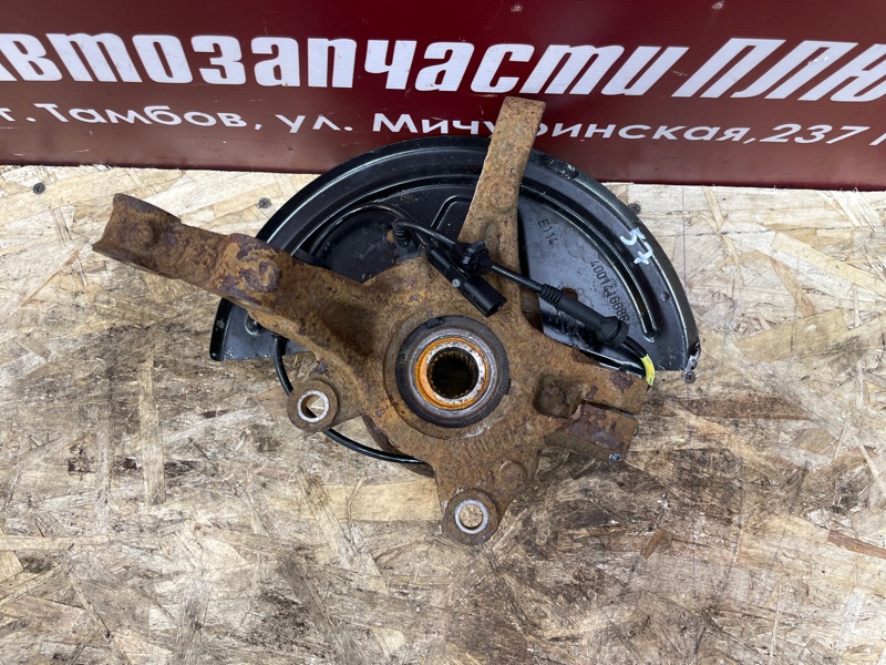 Кулак поворотный