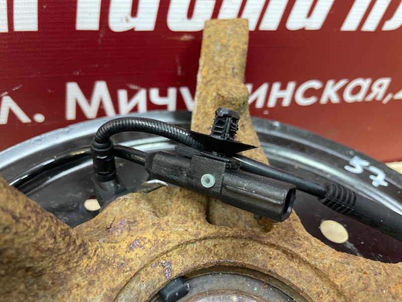 Кулак поворотный