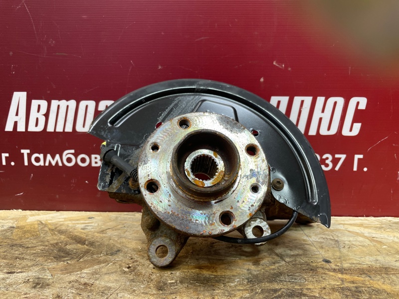 Кулак поворотный