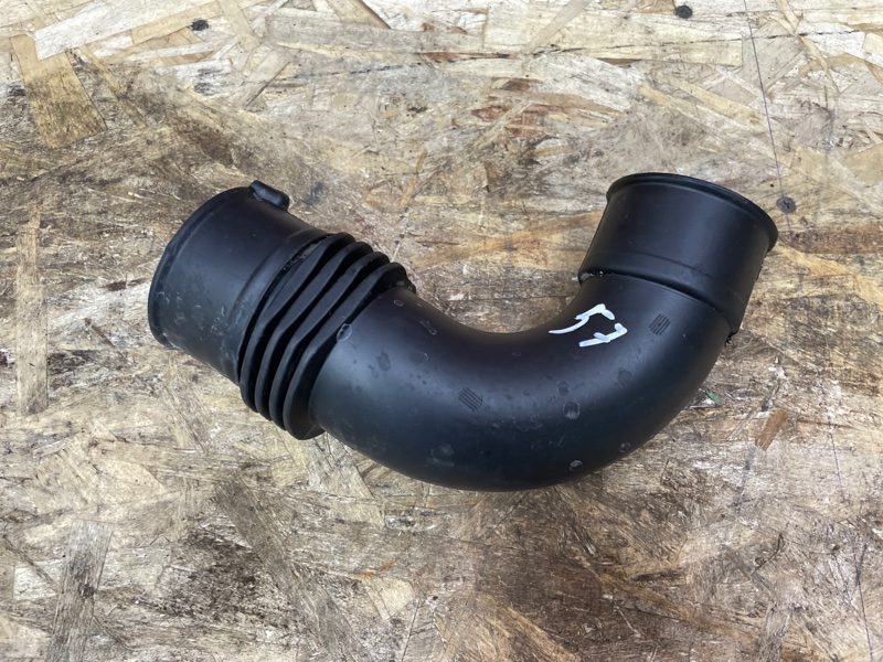 Патрубок воздушного фильтра