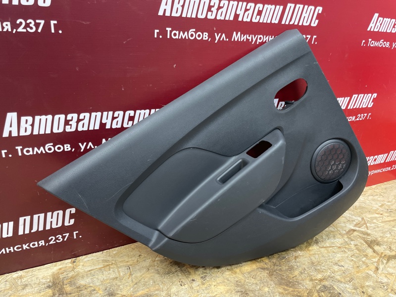 Обшивка боковой двери