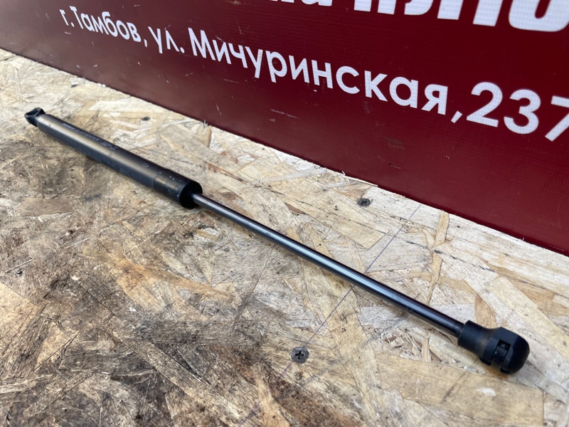 Амортизатор багажника