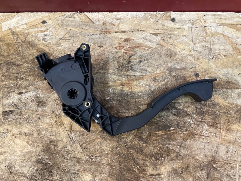 Педаль газа