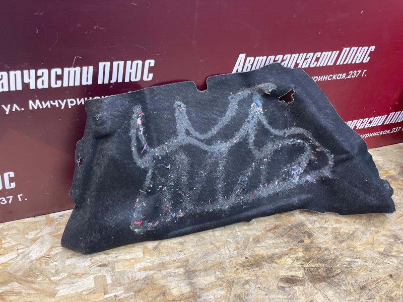Обшивка багажника