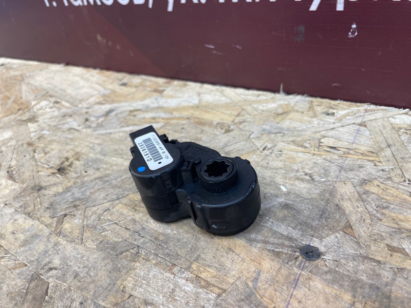 Сервопривод заслонки печки