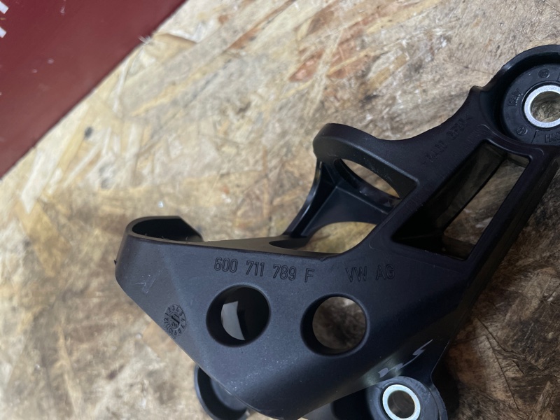 Кронштейн троса КПП