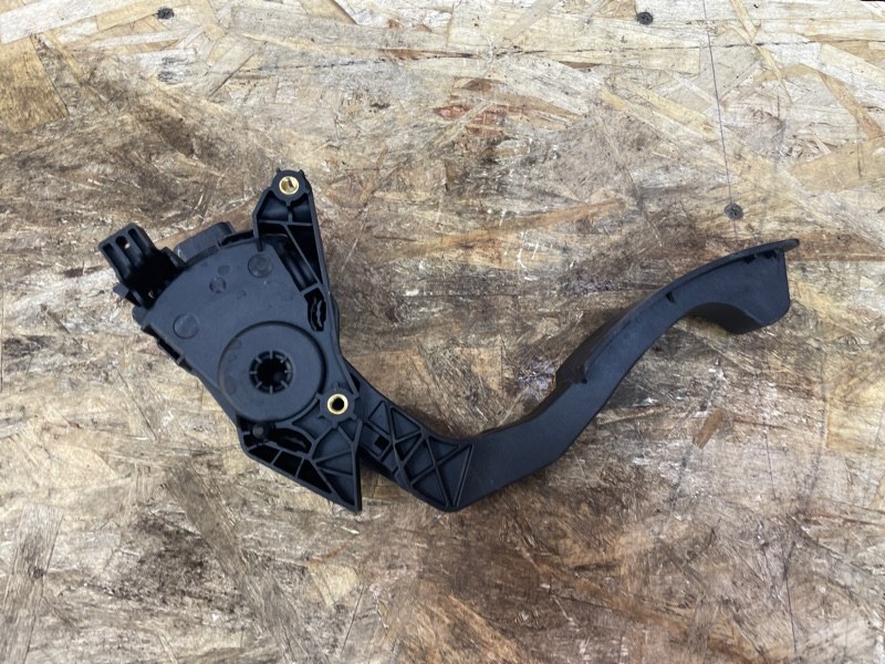 Педаль газа