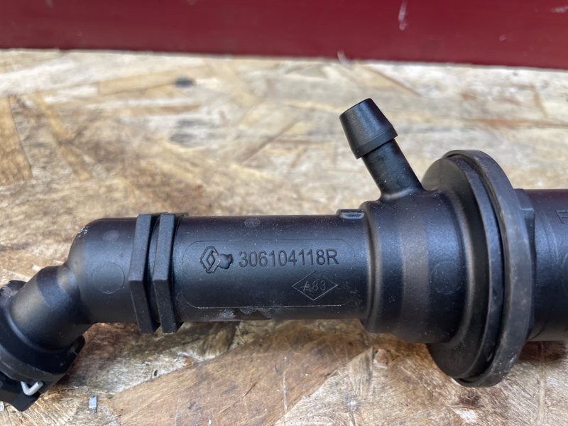 Главный цилиндр сцепления