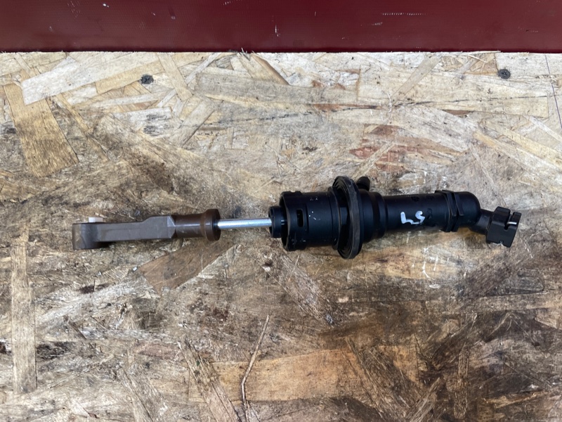 Главный цилиндр сцепления