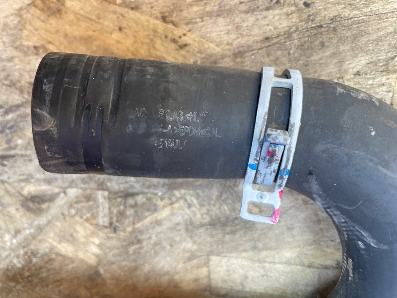 Патрубок радиатора