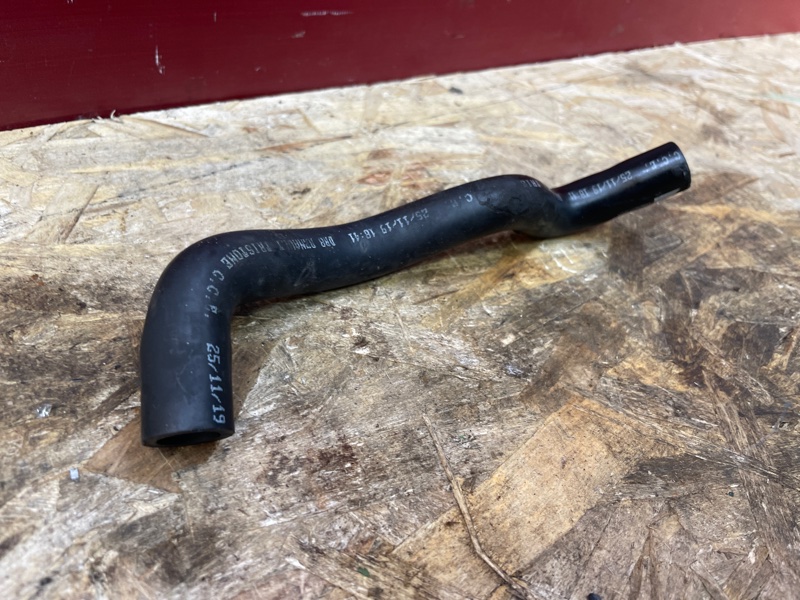 Трубка вентиляции картера