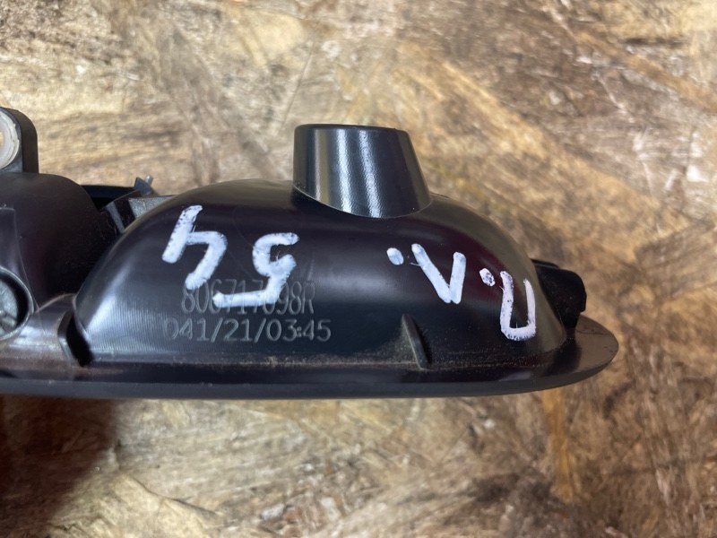 Внутренняя ручка     двери