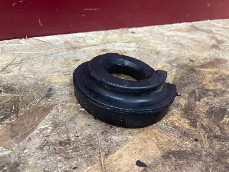 Верхняя опора    пружины