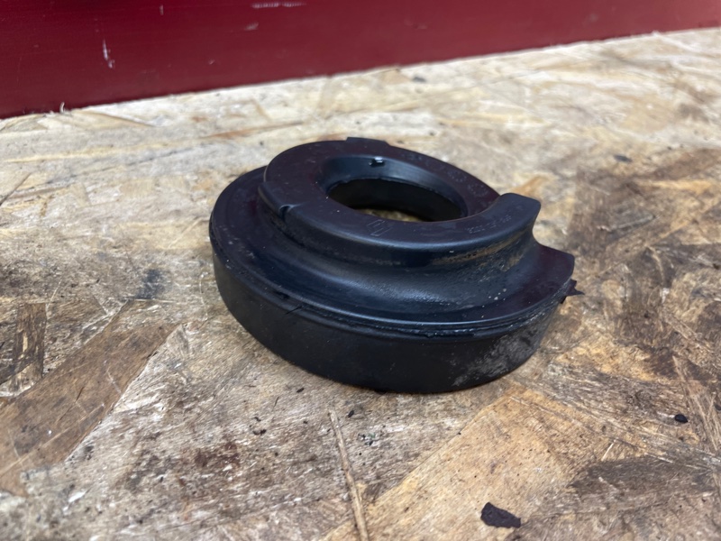 Верхняя опора    пружины