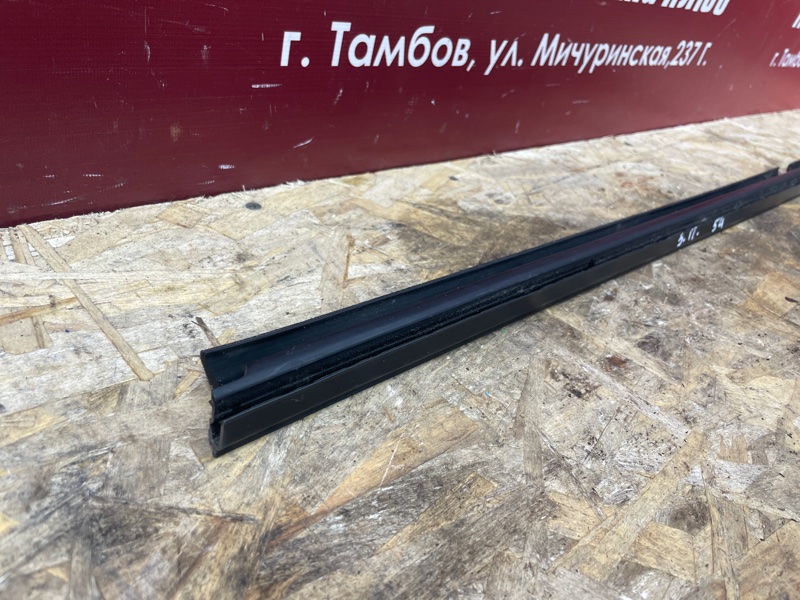 Уплотнитель стекла двери внутренний