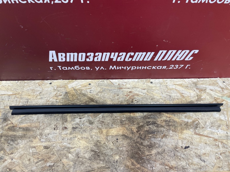 Уплотнитель стекла двери внутренний