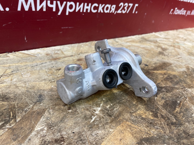 Главный тормозной цилиндр