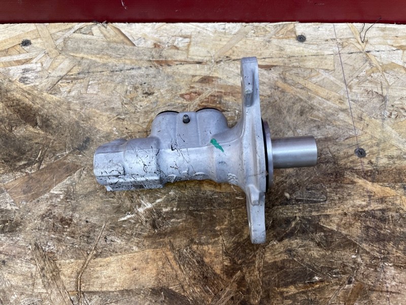 Главный тормозной цилиндр