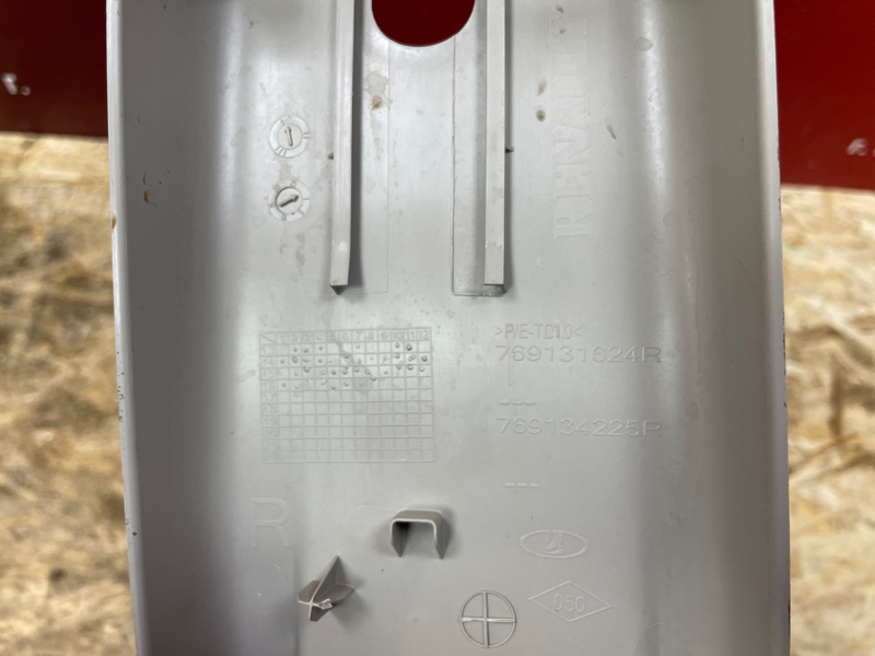 Обшивка средней стойки