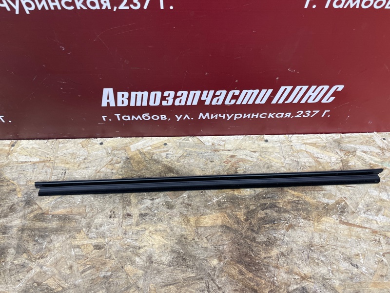 Уплотнитель стекла двери внутренний