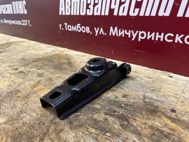 Кронштейн опоры двигателя