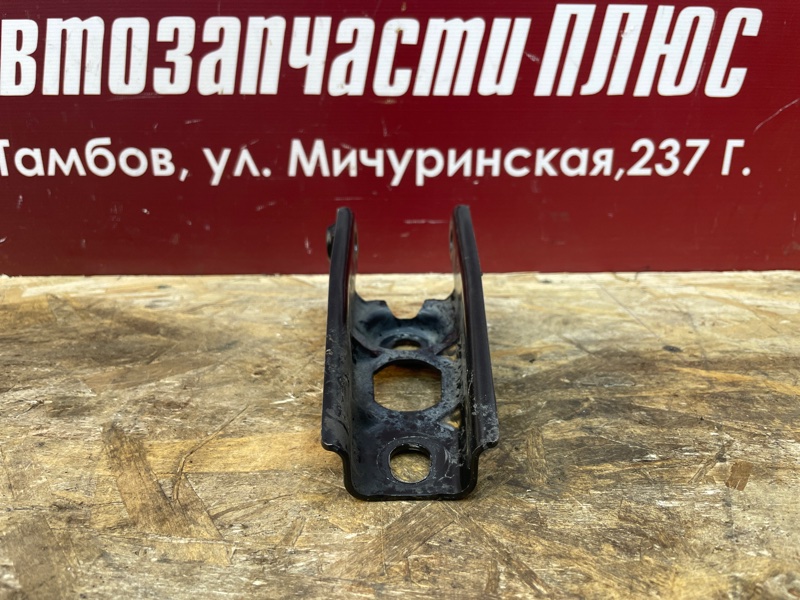 Кронштейн опоры двигателя