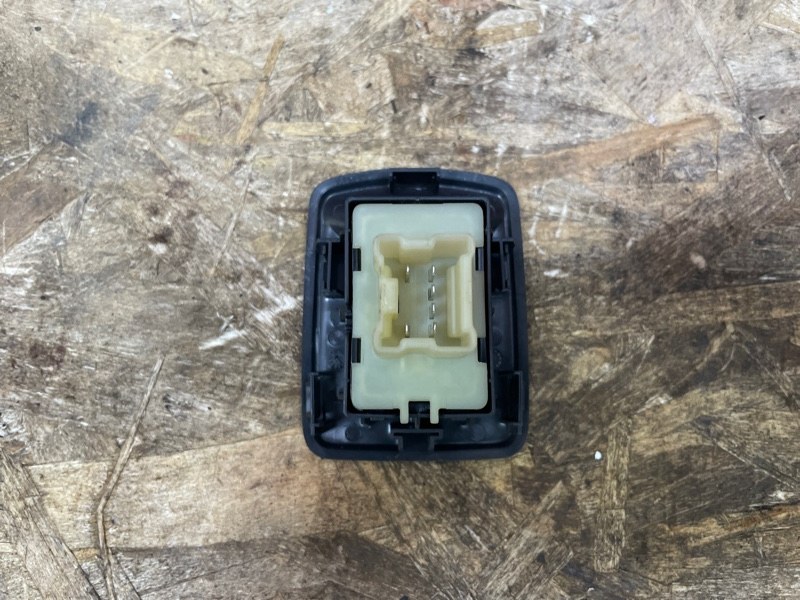 Кнопка стеклоподъемника