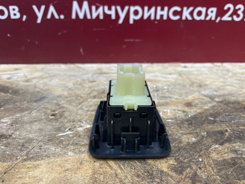 Кнопка стеклоподъемника