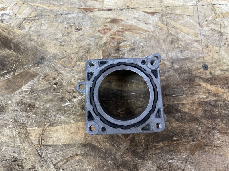 Фланец дроссельной заслонки