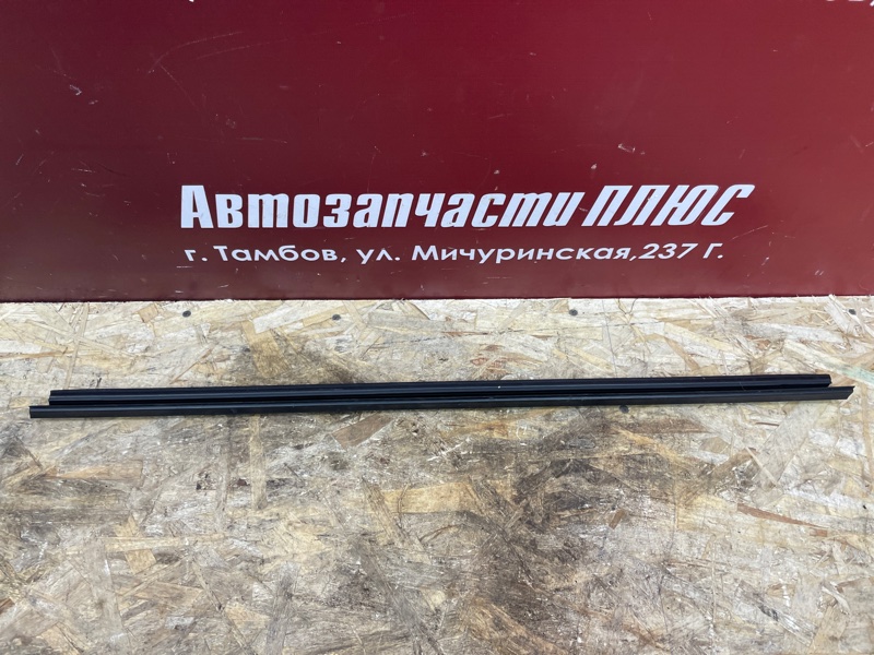 Уплотнитель стекла двери внутренний