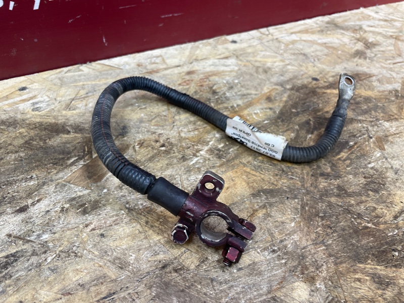 Клемма аккумулятора (минусовая)