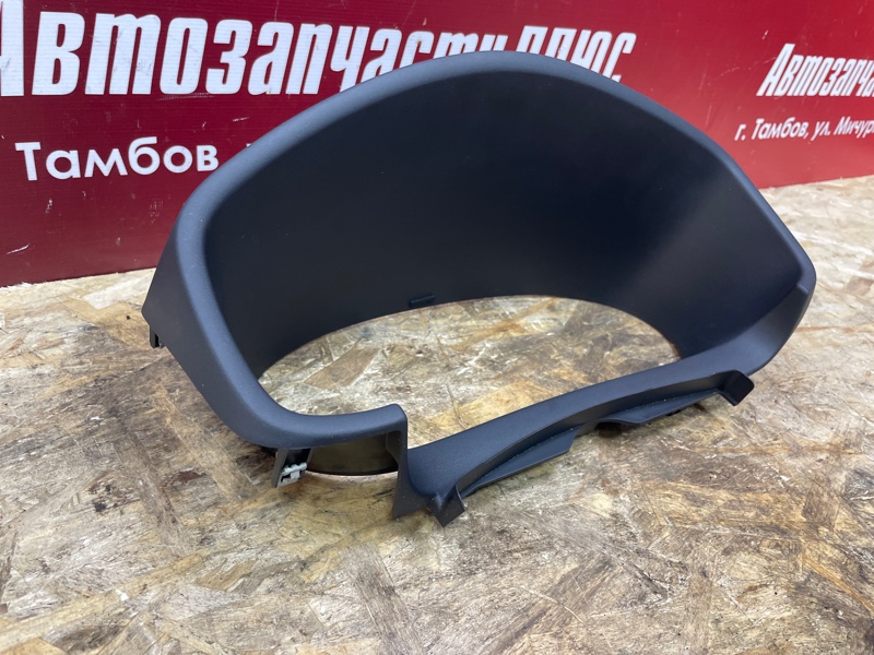 Козырек щитка приборов