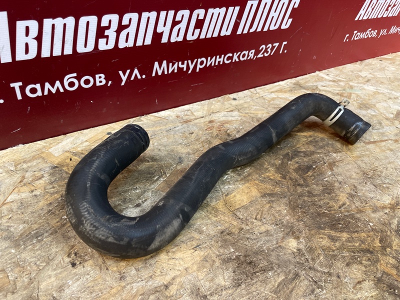 Верхний патрубок радиатора