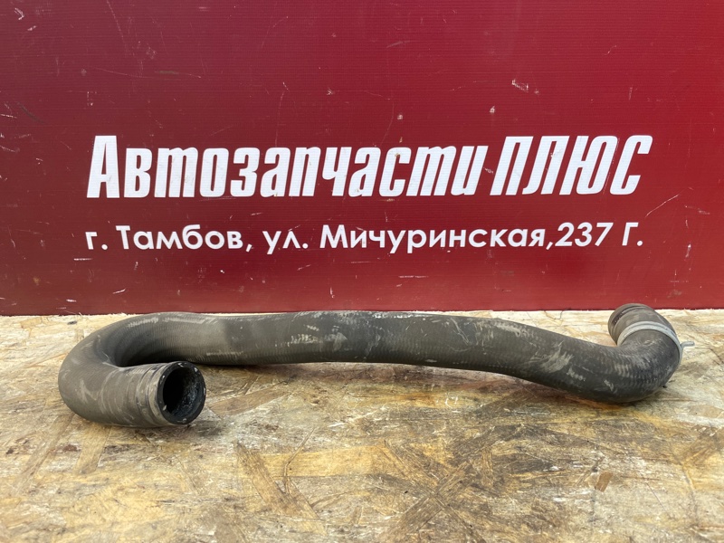 Верхний патрубок радиатора