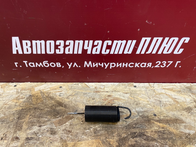 Пружина крышки багажника