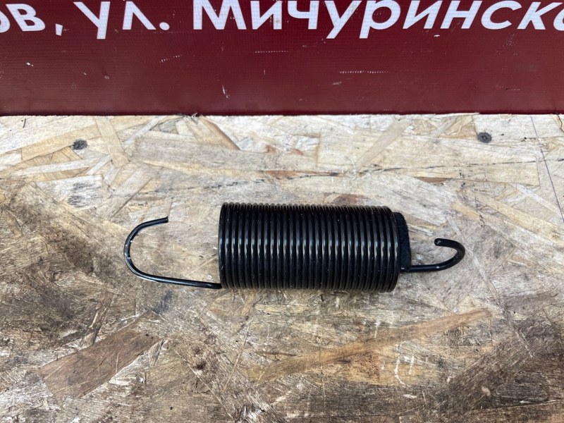 Пружина крышки багажника