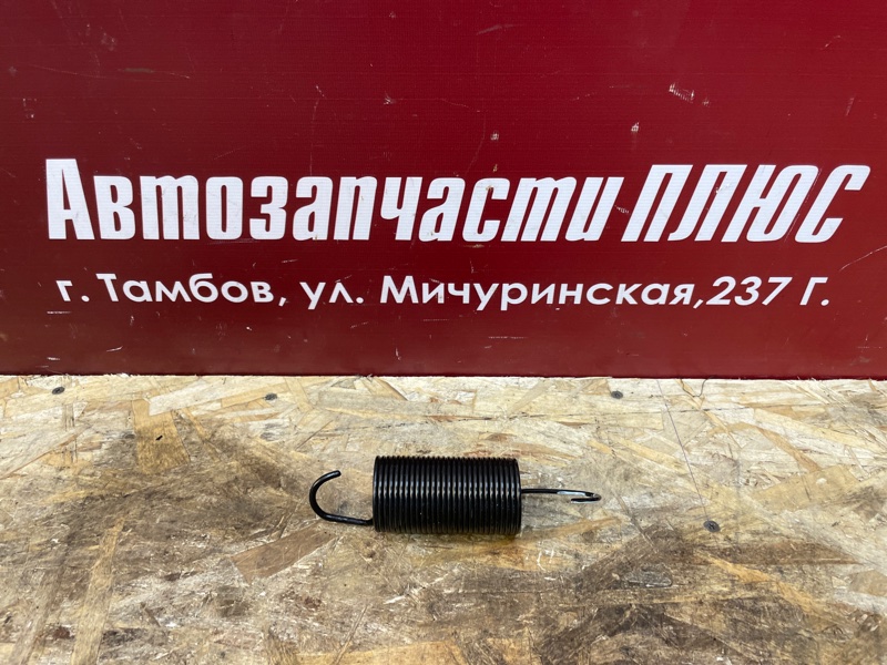 Пружина крышки багажника