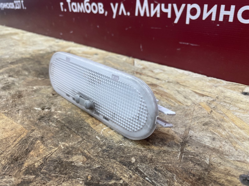 плафон освещения салона