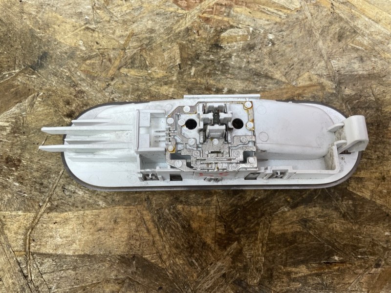 плафон освещения салона