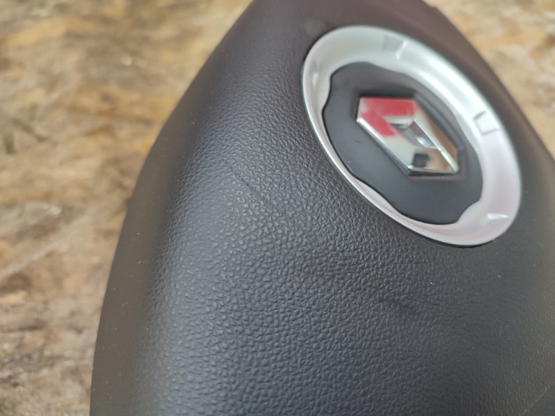 Подушка безопасности водителя