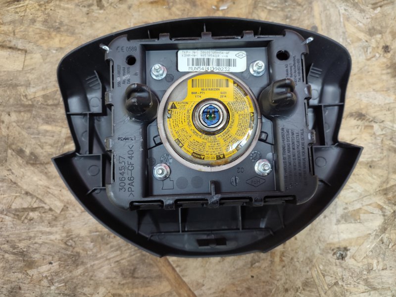 Подушка безопасности водителя