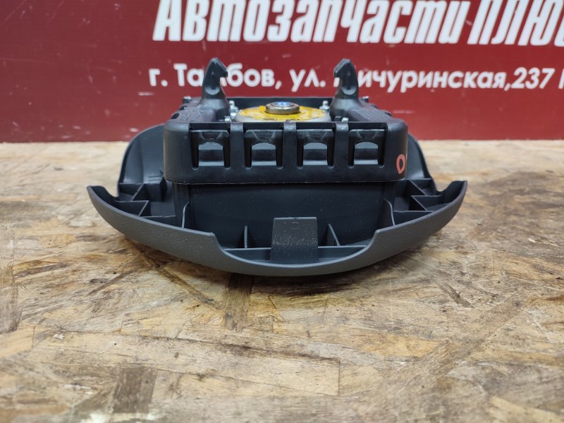 Подушка безопасности водителя