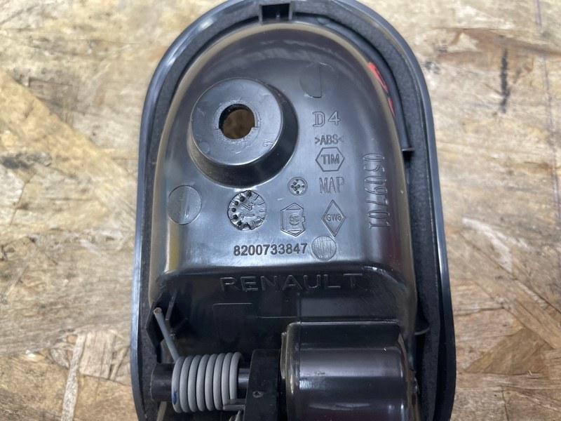 Внутренняя ручка     двери