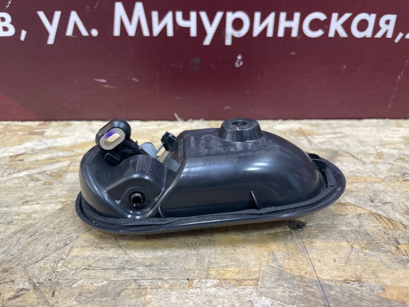 Внутренняя  ручка двери