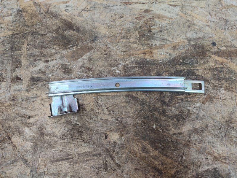 Направляющая стекла     двери