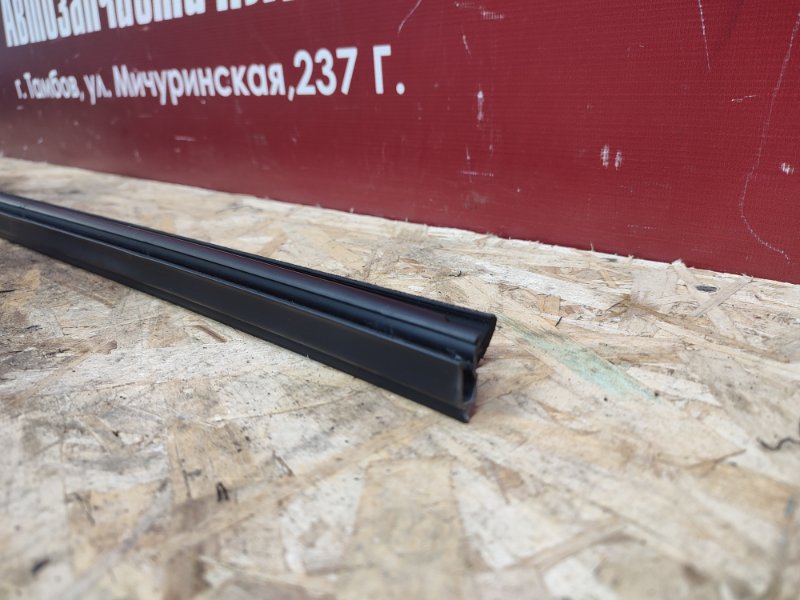 Уплотнитель стекла двери внутренний